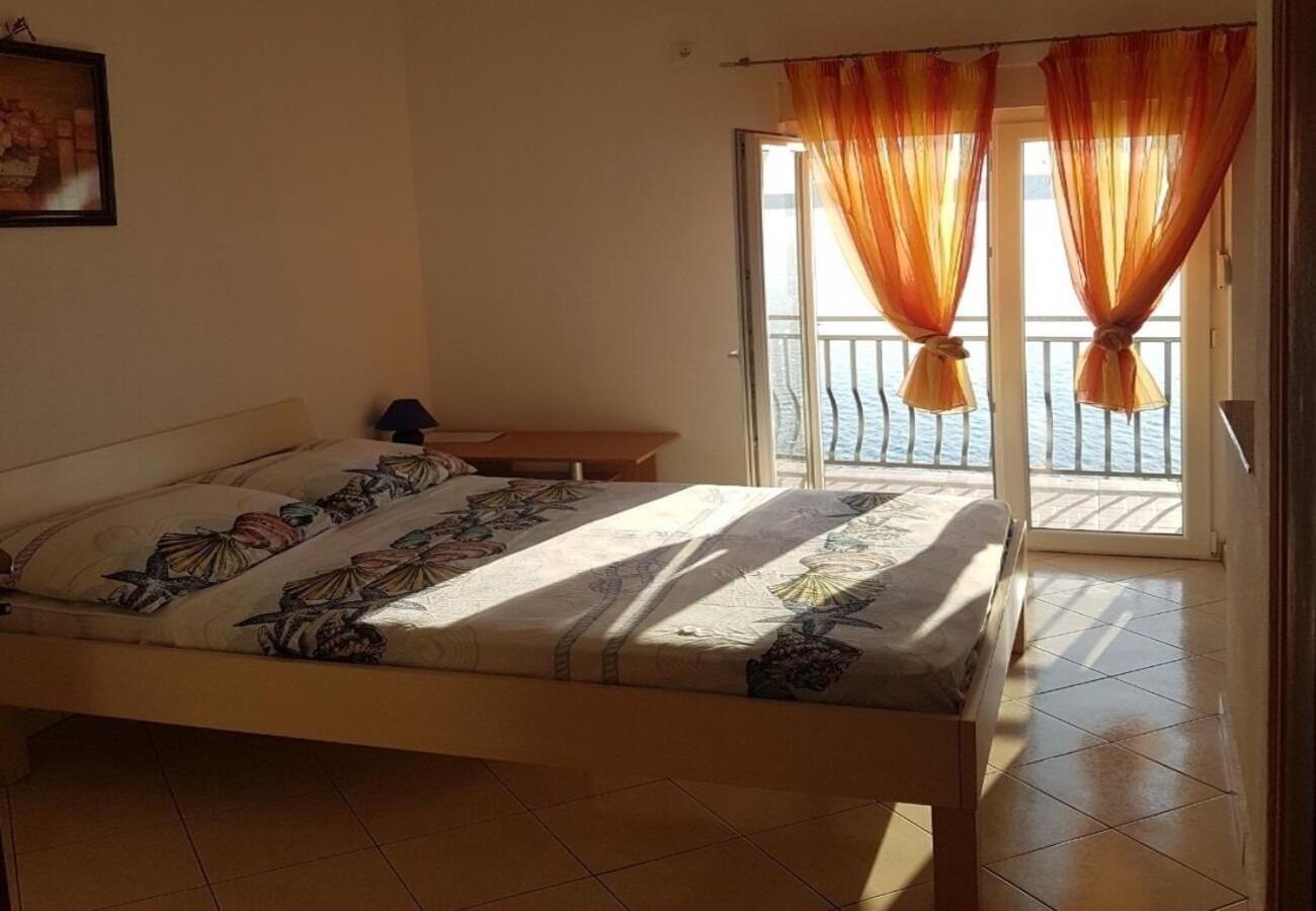 Apartments Domagoj - On The Beach Lukovo Sugarje Exterior photo