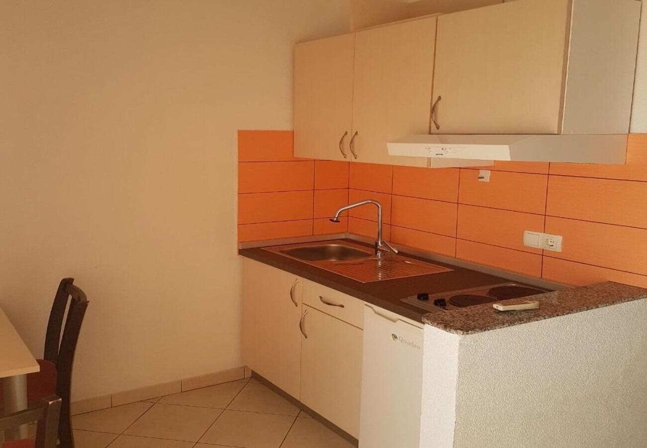 Apartments Domagoj - On The Beach Lukovo Sugarje Exterior photo