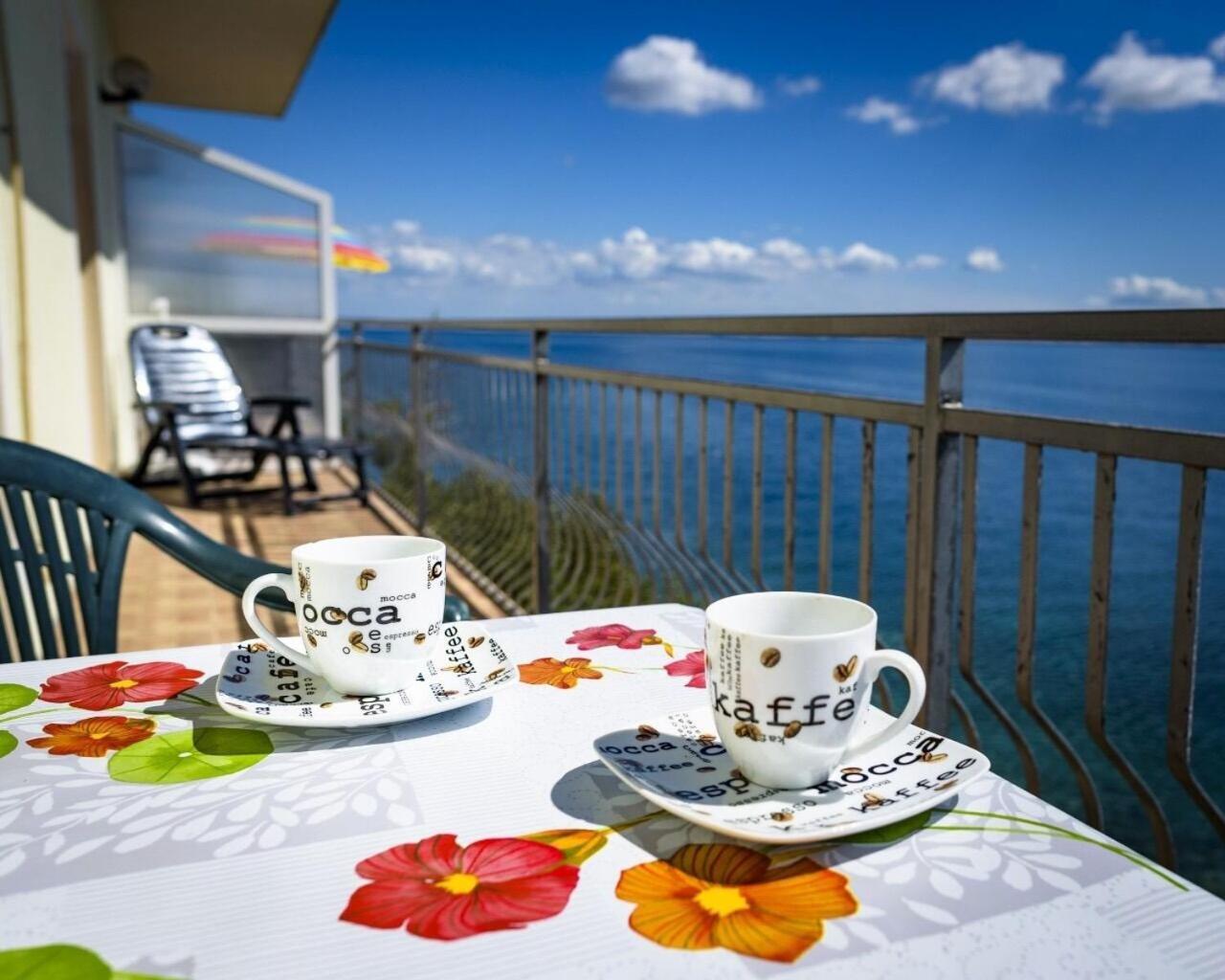 Apartments Domagoj - On The Beach Lukovo Sugarje Exterior photo