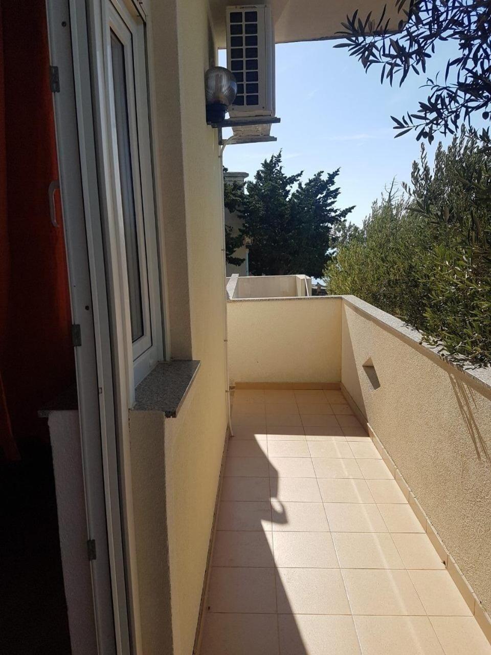 Apartments Domagoj - On The Beach Lukovo Sugarje Exterior photo